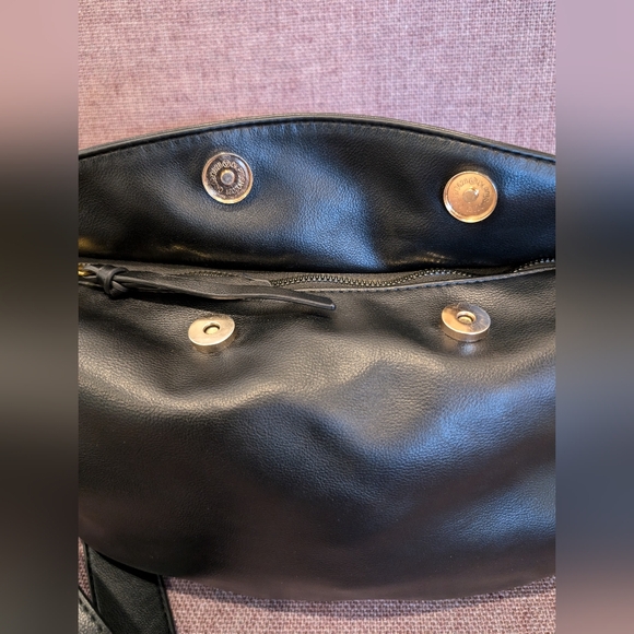 SLOUCHY VEGAN LEATHER CROSSBODY - Picture 5 of 6